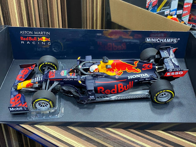 Minichamps Aston Martin F1 Red Bull Max Verstappen Abu Dhabi GP 2020 1:18 Dark Blue Diecast Model Car - studio product photo 