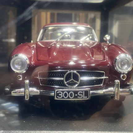 Minichamps Mercedes-Benz 300 SL 1955 1:18 Brown Diecast Model Car - fine detailed model replica