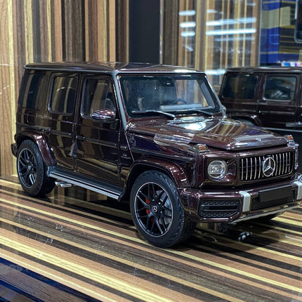 Minichamps 1:18 Mercedes-Benz AMG G63 2018 Brown Diecast Model Car - detailed collector display model