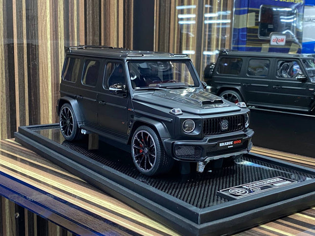 MotorHelix 1/18 Resin Mercedes-Benz Brabus 800 Black & Carbon - detailed collector display model