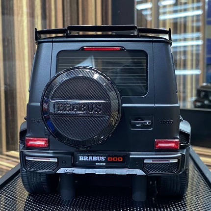 MotorHelix 1/18 Resin Mercedes-Benz Brabus 800 Black & Carbon - premium collector scale model