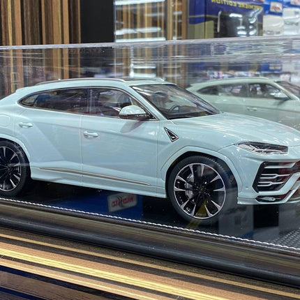 MR Lamborghini Urus 1:18 Resin Model White - detailed collector display model