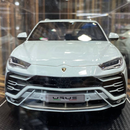 MR Lamborghini Urus 1:18 Resin Model White - studio product photo of the scale model