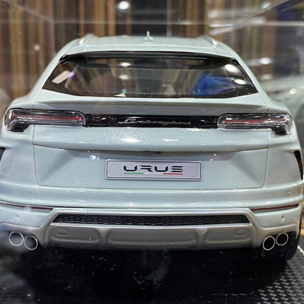 MR Lamborghini Urus 1:18 Resin Model White - premium collector scale model