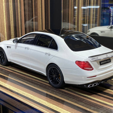 GT Spirit 1:18 Mercedes-Benz AMG E63 S White Resin Diecast Model Car - fine detailed model replica
