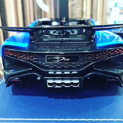 Bugatti Divo 2019 1:18 Blue Resin Model Car MR Collection - studio product photo of the scale model