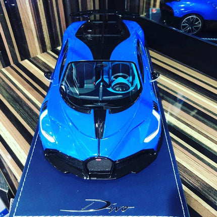 Bugatti Divo 2019 1:18 Blue Resin Model Car MR Collection - detailed die-cast style model