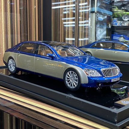 MotorHelix 1:18 Mercedes-Maybach 62S Landaulet Resin Model Blue Silver - detailed collector display model