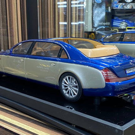 MotorHelix 1:18 Mercedes-Maybach 62S Landaulet Resin Model Blue Silver - scale model for display