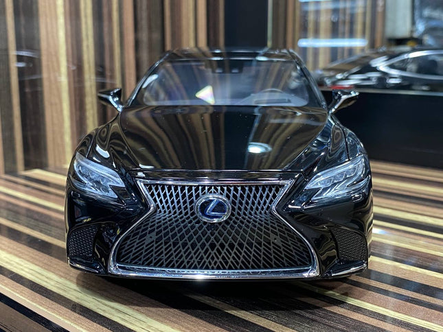 AutoArt Lexus LS500h 2018 Black 1:18 Diecast Model Car - studio product photo of the scale model