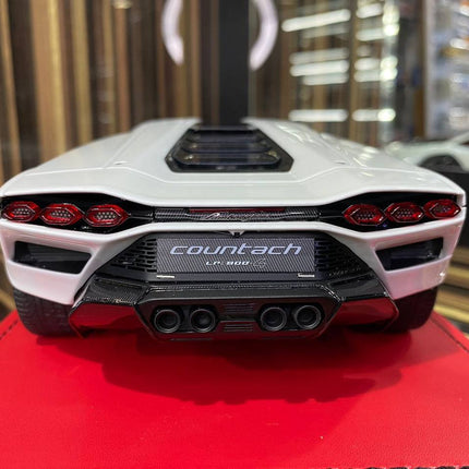 MR 1:18 Resin Lamborghini Countach LP 800-4 White Limited Edition Model Car - studio product photo of the scale model