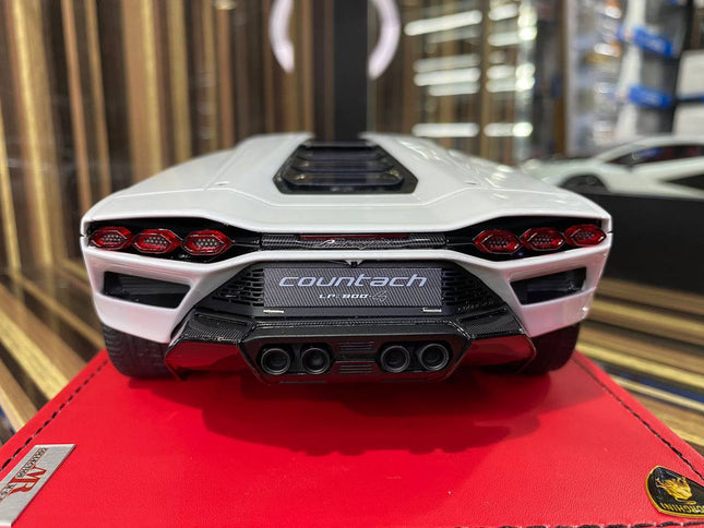 MR 1:18 Resin Lamborghini Countach LP 800-4 White Limited Edition Model Car - studio product photo of the scale model