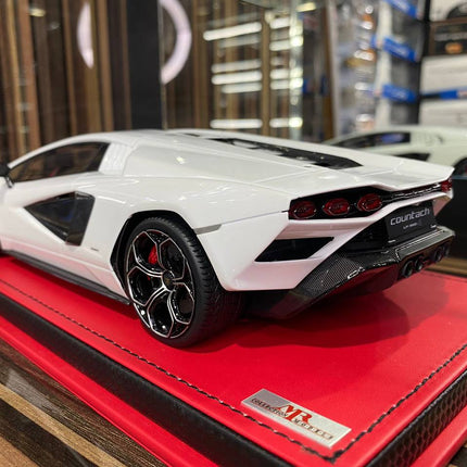 MR 1:18 Resin Lamborghini Countach LP 800-4 White Limited Edition Model Car - collectible scale model car