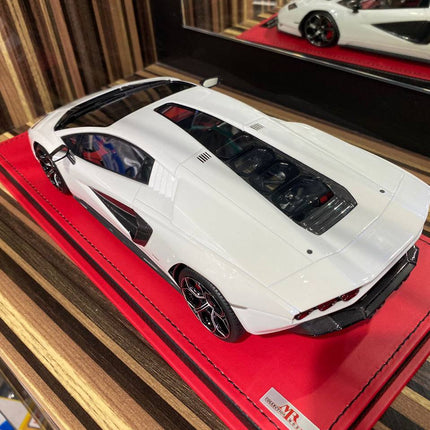 MR 1:18 Resin Lamborghini Countach LP 800-4 White Limited Edition Model Car - premium collector scale model