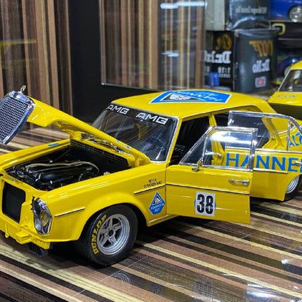 Minichamps 1/18 Mercedes-Benz 300SEL 1971 Yellow Diecast Model - premium collector scale model