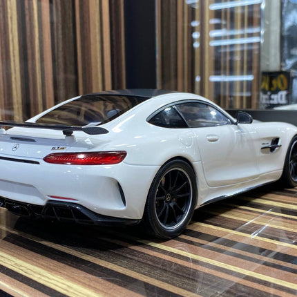 Minichamps 1:18 Resin Mercedes-Benz AMG GTR White - premium collector scale model