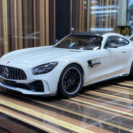 Minichamps 1:18 Resin Mercedes-Benz AMG GTR White - detailed die-cast style model