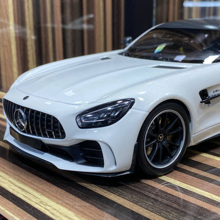 Minichamps 1:18 Resin Mercedes-Benz AMG GTR White - collector edition scale model