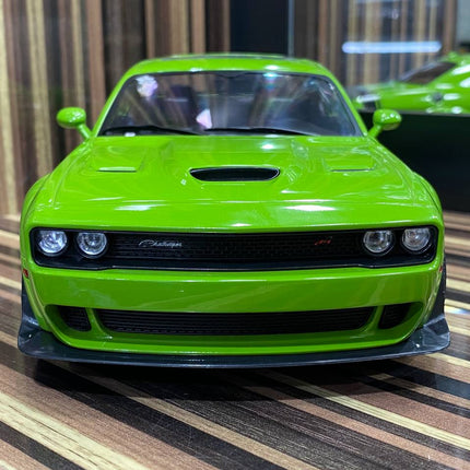 Solido 1:18 Diecast Dodge Challenger R/T SCAT Green Model Car - premium collector scale model