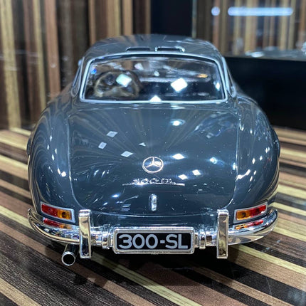 Minichamps 1:18 Mercedes-Benz 300SL Coupe Grey Diecast Model Car - fine detailed model replica
