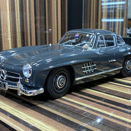 Minichamps 1:18 Mercedes-Benz 300SL Coupe Grey Diecast Model Car - scale model for display
