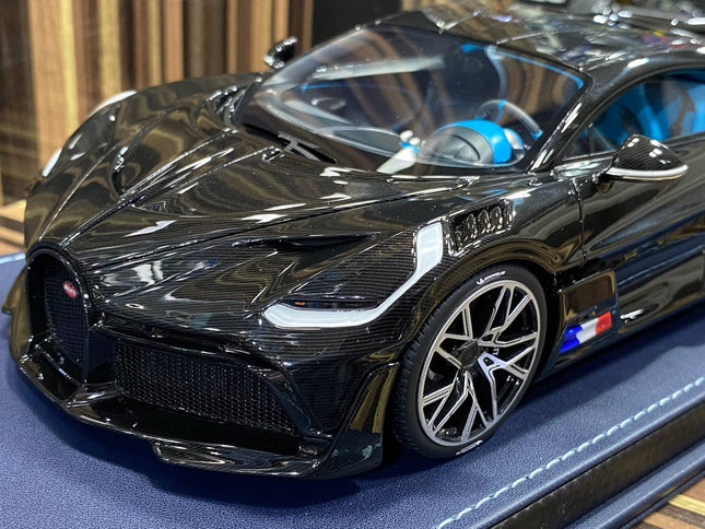 1/18 Resin Bugatti Divo Black & Carbon by MR Collection - studio product photo of the scale model