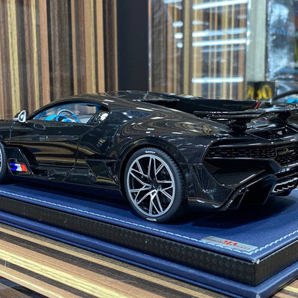 1/18 Resin Bugatti Divo Black & Carbon by MR Collection - showroom-quality model replica