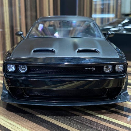 Solido 1:18 Diecast Dodge Challenger SRT Hellcat Black Model Car - fine detailed model replica