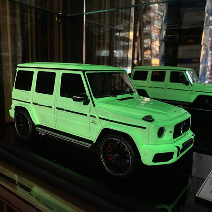 White 1:18 scale Mercedes-Benz G63 resin SUV model by MotorHelix, highly detailed replica
