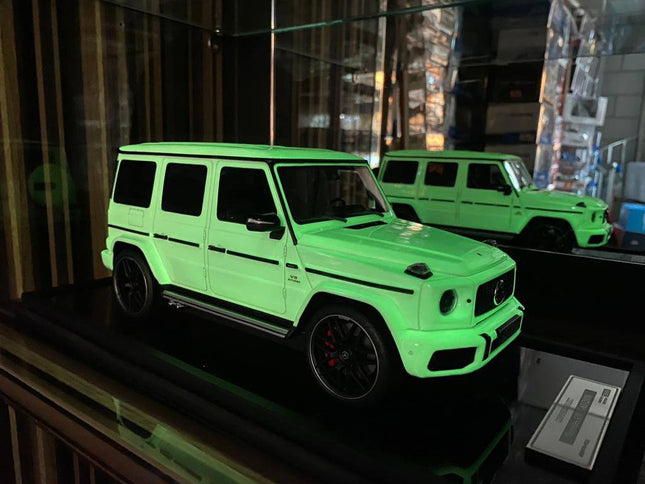 White 1:18 scale Mercedes-Benz G63 resin SUV model by MotorHelix, highly detailed replica