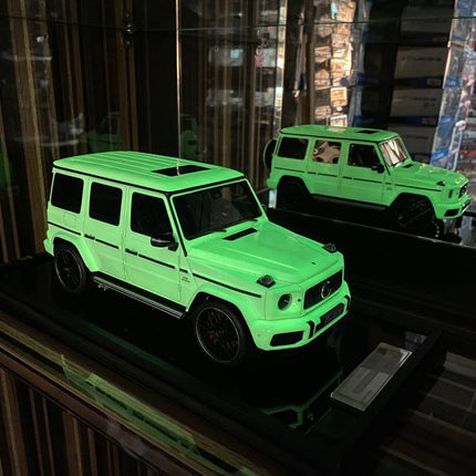 MotorHelix Mercedes-Benz G63 in White, 1:18 scale resin model SUV with finely detailed exterior