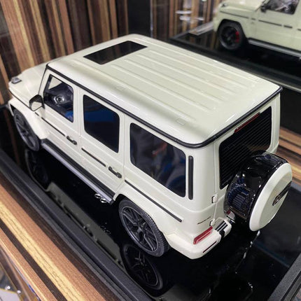 White Mercedes-Benz G63 SUV, 1:18 scale resin model by MotorHelix, fine die-cast style replica