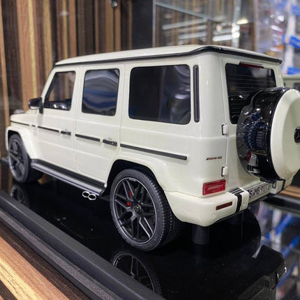 1:18 scale White MotorHelix Mercedes-Benz G63 resin model SUV, showroom-quality collectible
