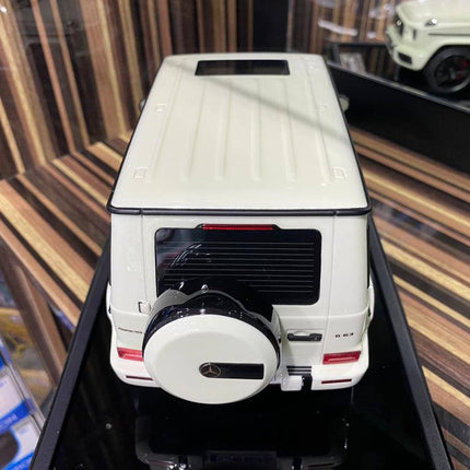 White MotorHelix Mercedes-Benz G63 resin SUV, 1:18 scale hand-finished collector model car