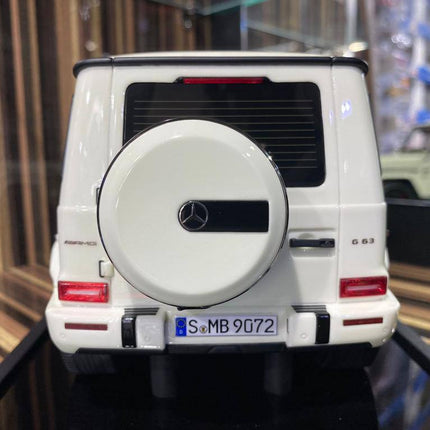 Collectible White Mercedes-Benz G63 1:18 resin model SUV by MotorHelix, museum-grade detail
