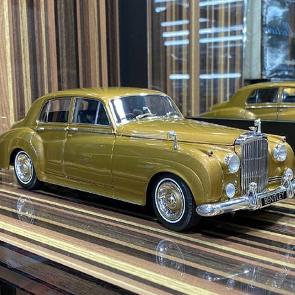 Minichamps 1/18 Bentley S2 1960 Gold Diecast Model Car - detailed collector display model