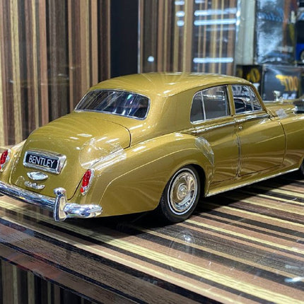 Minichamps 1/18 Bentley S2 1960 Gold Diecast Model Car - fine detailed model replica