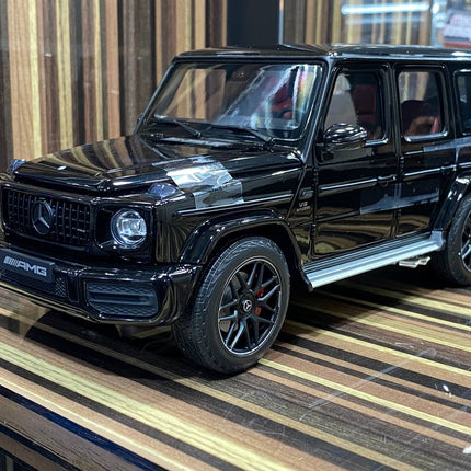 Minichamps Mercedes-Benz G 63 AMG 1:18 Diecast Model Car Black - collector edition scale model