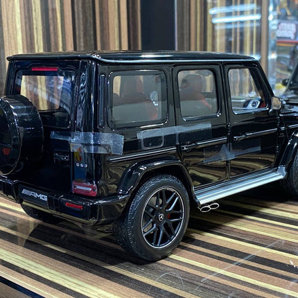 Minichamps Mercedes-Benz G 63 AMG 1:18 Diecast Model Car Black - fine detailed model replica