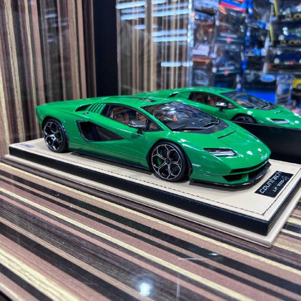 Lamborghini Countach LP 800-4 1:18 Green Resin Model Car MR - premium collector scale model