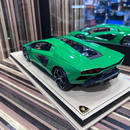 Lamborghini Countach LP 800-4 1:18 Green Resin Model Car MR - collector edition scale model
