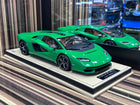 Lamborghini Countach LP 800-4 1:18 Green Resin Model Car MR - detailed collector display model