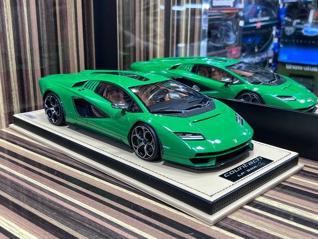 Lamborghini Countach LP 800-4 1:18 Green Resin Model Car MR - detailed collector display model