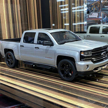 GT Spirit Chevrolet Silverado 1:18 Resin Scale Model Car Silver - detailed collector display model