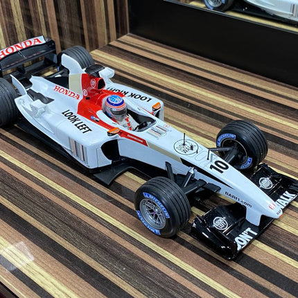 Minichamps 1/18 Honda 3000 B.A.R. Formula 1 White Diecast Model - fine detailed model replica