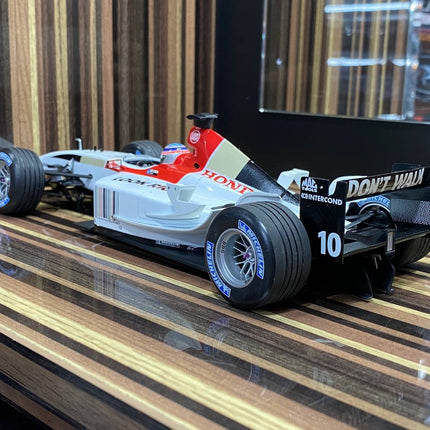 Minichamps 1/18 Honda 3000 B.A.R. Formula 1 White Diecast Model - detailed die-cast style model
