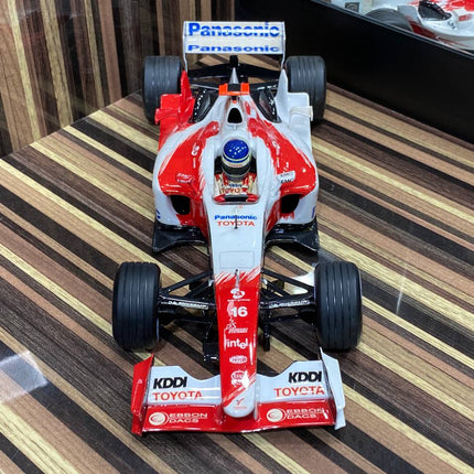 Minichamps Panasonic Toyota Racing TF104 C. Da Matta Formula 1 1:18 Diecast Model Car - collector edition scale model