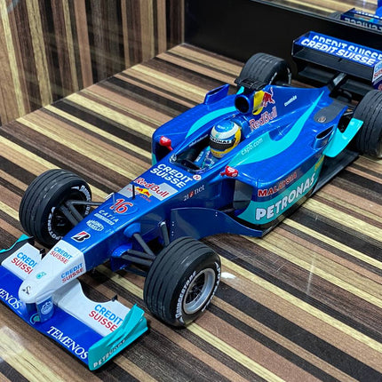 Minichamps Red Bull Sauber Petronas C20 N. Heidfeld Formula 1 1:18 Diecast Model Blue - studio product photo of the scale mod