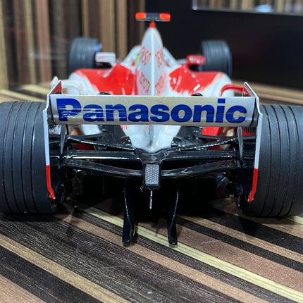 Minichamps Panasonic Toyota Racing TF104 C. Da Matta Formula 1 1:18 Diecast Model Car - premium collector scale model