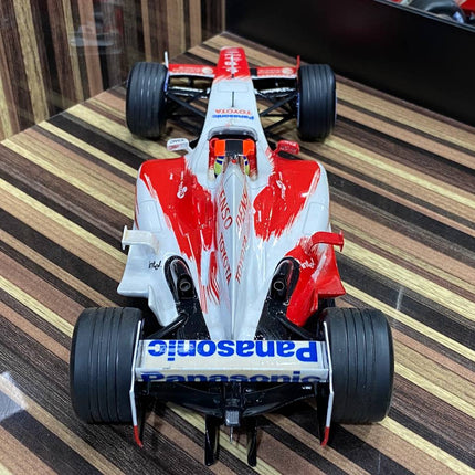 Minichamps Panasonic Toyota Racing TF104 C. Da Matta Formula 1 1:18 Diecast Model Car - fine detailed model replica